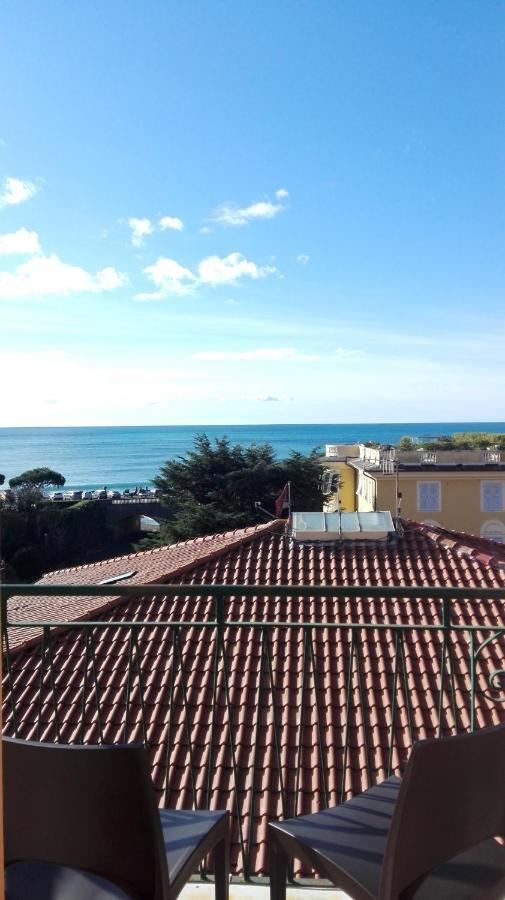 Апартаменты Bianca House Sea View Леванто Экстерьер фото
